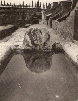 Fontaine publique à Herculanum.