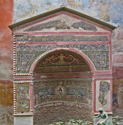 Détail de la décoration de la fontaine d'une villa de Pompéi.