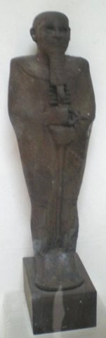 Statuette en bronze à l'effigie de Ptah. Moyen Empire.