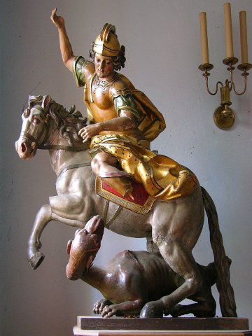 Statue équestre de saint Georges.