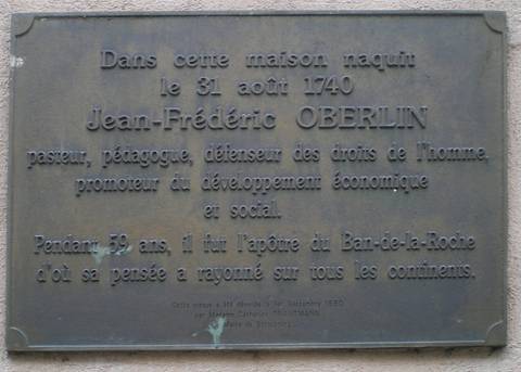 Plaque commémorative sur la maison strasbourgeoise où est Oberlin.