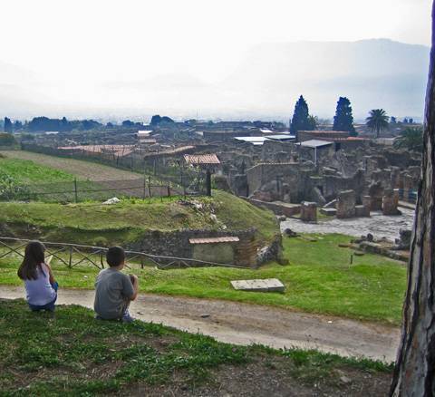 Méditation sur les ruines de Pompéi.