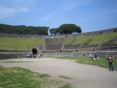 Vue de l'amphithéâtre de Pompéi.