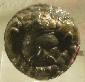 Médaillon en bronze avec la représentation de Sucellus. IIIe s. Hettange-Grande.