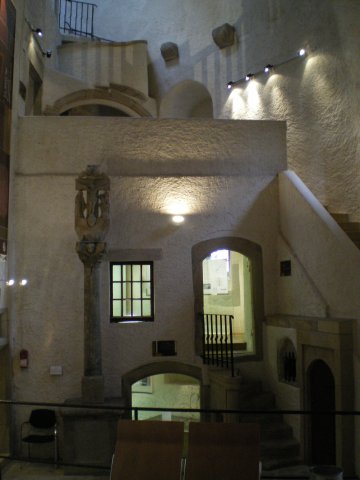 La cour intérieure de la Tour aux Puces.