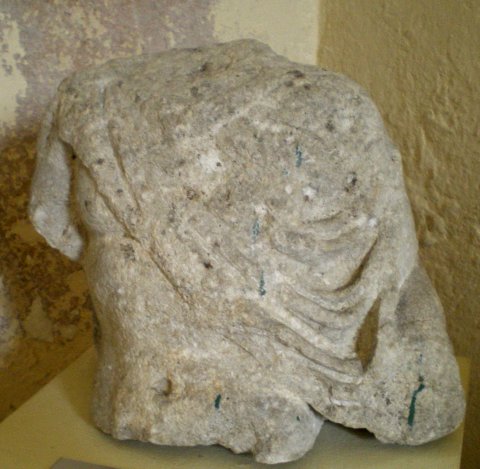 Fragment de statue de Mercure. Toul.