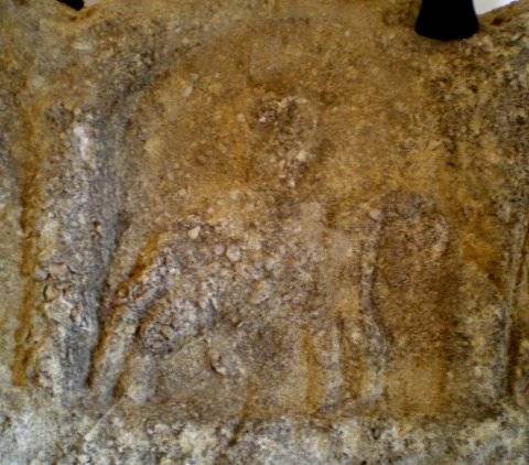 Stèle aux trois Epona (détail). Daspich, sablière St Hubert.