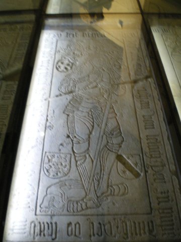 Pierre tombale de Jean de Lellich, mort en 1519.