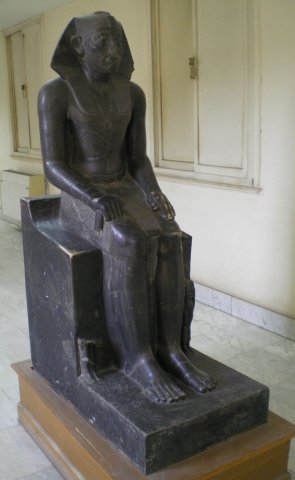 Statue en granit noir de Sesostris III