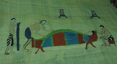 Une peinture sur papyrus réalisée par les enfants.