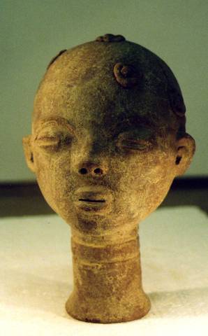 Tête en céramique yoruba.
