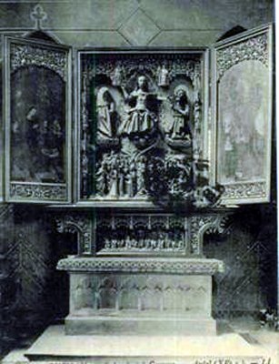 L'autel réinstallé dans l'église Saint-Georges.