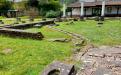 Canalisation en bordure du  portique ouest du cardo. Photo Marc Heilig